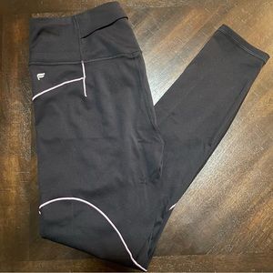 Black Fabletics High-Waisted Motion365®
Paneled Legging, size XL